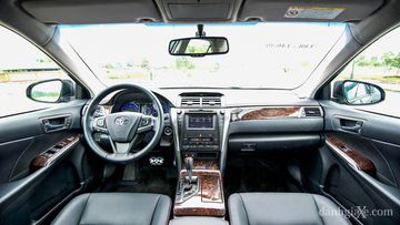 Nội thất của Toyota Camry 2016 đã được cải tiến đáng kể 