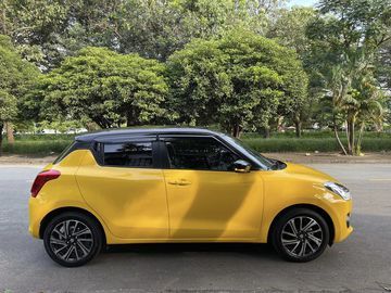 Với hình dáng nhỏ gọn, thiết kế vuông vắn kết hợp cùng tính cá nhân trẻ trung, Suzuki Swift 2023 đã nhận được sự đánh giá cao từ một số chuyên gia, được ví như “Mini Cooper của Nhật”