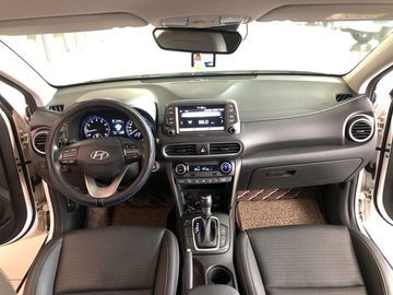 Bố cục tổng thể của khoang lái trên Hyundai Kona 2023