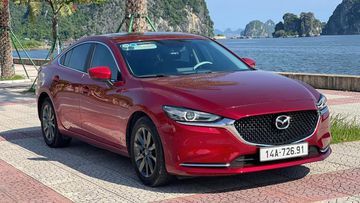 Mazda 6 loại bỏ hầu hết các chi tiết trang trí phức tạp để đạt được sự tinh giản tối đa