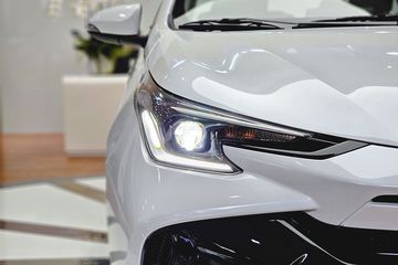 Phiên bản cao cấp nhất của Toyota Vios 2023 có dải đèn ban ngày hình chữ L sắc sảo