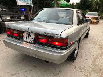 Toyota Camry 1988 chỉ có một phiên bản GLi 2.2 duy nhất.