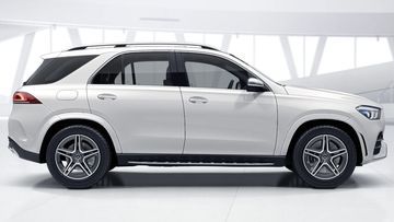 Mercedes GLE 450 4MATIC 2023 kế thừa triết lý thiết kế Sensual Purity từ dòng sedan hạng sang S-Class.