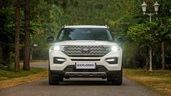 Phía trước của Ford Explorer