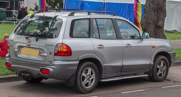 SantaFe 2000 khi nhìn từ phía sau