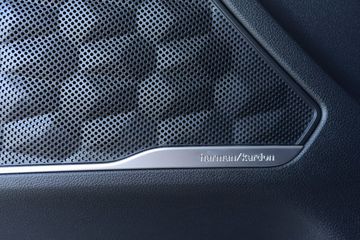 Hệ thống loa Harman Kardon trên Hyundai SantaFe 2024