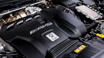 Khối động cơ 2.0L 4 xi lanh tăng áp mạnh nhất thế giới của Mercedes-AMG GLA 45 S 4MATIC+