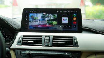 Camera trước quay phim độ phân giải 1080p và tích hợp cảnh báo ADAS