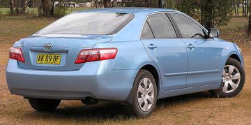 Camry 2009 nhìn từ phía sau