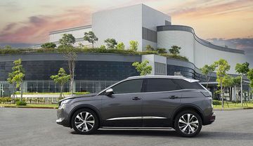 Phiên bản GT của Peugeot 3008 2023 được trang bị mâm xe 19 inch.