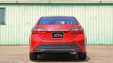 Thiết kế đuôi xe mới trên Toyota Corolla Altis 2020 gợi nhớ đến mẫu Toyota RAV4