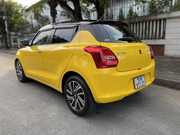 Cụm đèn hậu của Suzuki Swift 2023 được đánh giá cao với kiểu dáng cứng cáp và thể thao