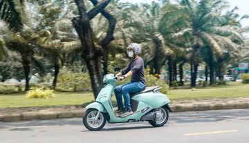 Ở điều kiện vận hành lý tưởng, VinFast Vento có thể đạt tốc độ tối đa 80km/h và tăng tốc từ 0-50km trong 8 giây