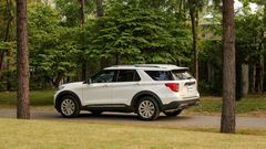 Ford Explorer có kích thước không kém cạnh