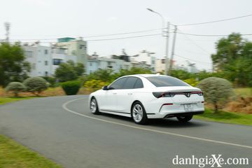 Trải nghiệm VinFast LUX A2.0