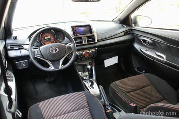 Tổng quan về khoang lái của Toyota Yaris 2014