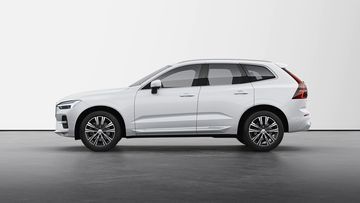 Các đường gân dập nổi trên thân xe Volvo XC60 2022 vẫn mang phong cách lịch lãm và tinh tế