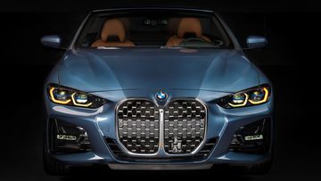 Phần đầu xe BMW 4 Series 2023 nổi bật với lưới tản nhiệt hình quả thận lớn