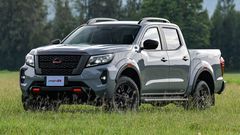 Nissan Navara 2021 trông cơ bắp và mạnh mẽ hơn