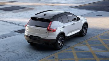 Đuôi xe của Volvo XC40 2022 được thiết kế đơn giản nhưng vẫn đề cao tính sang trọng