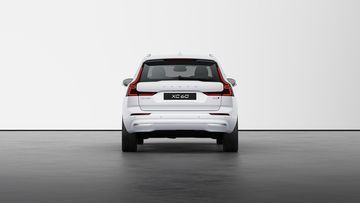 Trong phiên bản Volvo XC60 2022, không còn sử dụng cụm ống xả kép ở phía sau