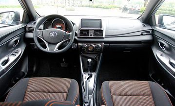 Bố cục nội thất của Toyota Yaris 2014 ít thay đổi