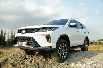 Đánh giá chi tiết về Toyota Fortuner Legender 2.8AT 4X4 2021