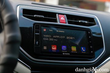 Tuy nhiên, tín hiệu trễ và hạn chế hơn rất nhiều so với chuẩn kết nối Apple Carplay và Android Auto.