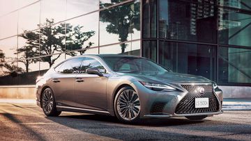 Lexus LS 2023 vẫn thu hút với phong cách thiết kế L-finesse độc đáo