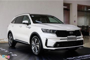 Tại một số đại lý, Kia Sorento hiện áp dụng chính sách giảm giá từ 10-20 triệu đồng tùy phiên bản. Ảnh: Vũ Huỳnh.