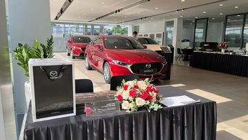 Xem gần hơn showroom trưng bày của Mazda Trường Chinh