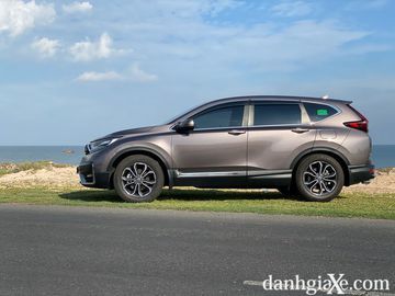 Honda CR-V 2021 trang bị mâm xe kích thước 18 inch với 5 chấu.