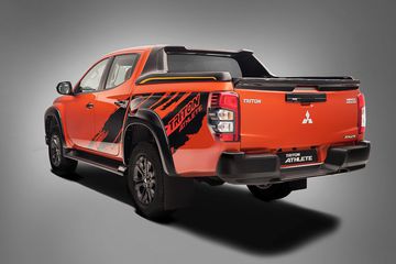 Phần đuôi xe của Mitsubishi Triton Athlete 4×4 AT 2022 thu hút với dải đèn hậu LED chạy theo chiều dọc