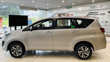 Thân xe Toyota Innova 2023 được chăm chút tỉ mỉ để mang lại vẻ ngoài mảnh mai, gọn gàng hơn