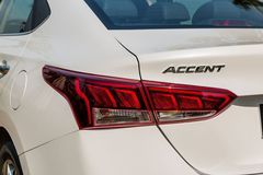 Phần đèn hậu của Hyundai Accent 2022 được tái thiết kế với phần đồ hoạ LED bên trong.