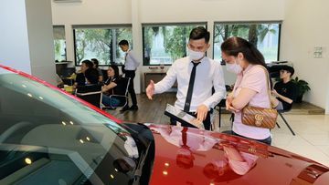 Nhân viên tư vấn chu đáo và chuyên nghiệp