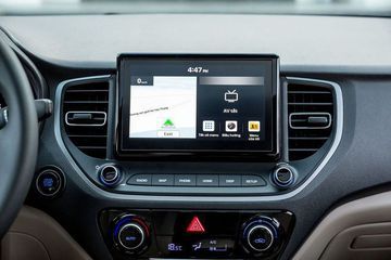Màn hình giải trí trung tâm trên Hyundai Accent 2022.