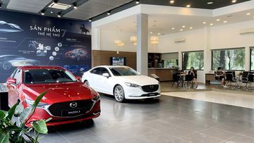 Xem gần hơn showroom trưng bày của Mazda Lê Văn Lương