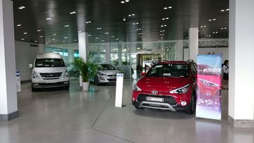 Xem gần showroom trưng bày của Hyundai Ngọc An