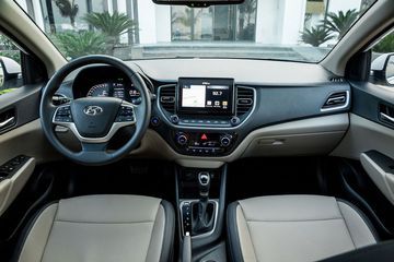 Khoang lái Hyundai Accent 2022 được bố trí một cách trực quan, dễ dàng làm quen và sử dụng.