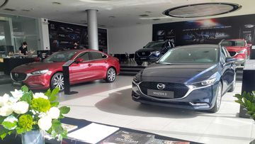 Xem gần hơn Showroom trưng bày của Mazda Phú Mỹ Hưng