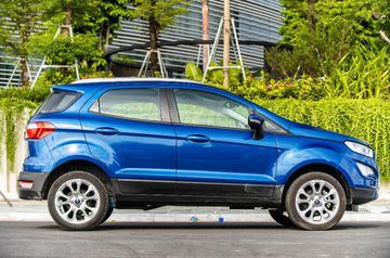 EcoSport có bánh lái thiết kế đơn giản hơn 