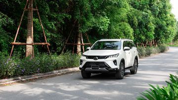 Bản facelift của Toyota Fortuner 2023 ra mắt như một bước khẳng định sức mạnh.