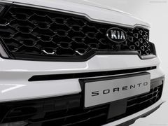 Mặt ca lăng thiết kế hình mũi hổ trên KIA Sorento 2022