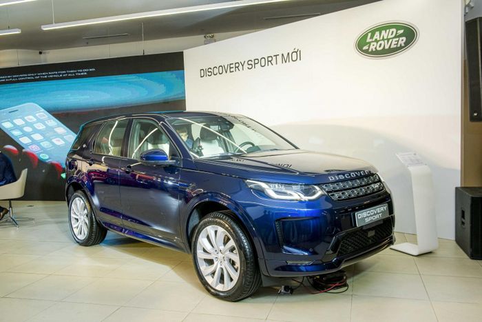 Land Rover Discovery Sport 2023.jpg