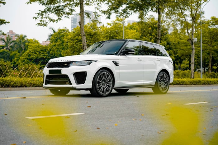 land rover range rover sport.jpg