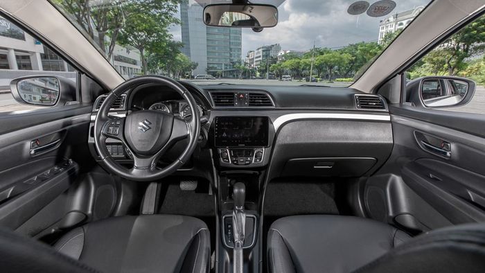 suzuki ciaz interior.jpg