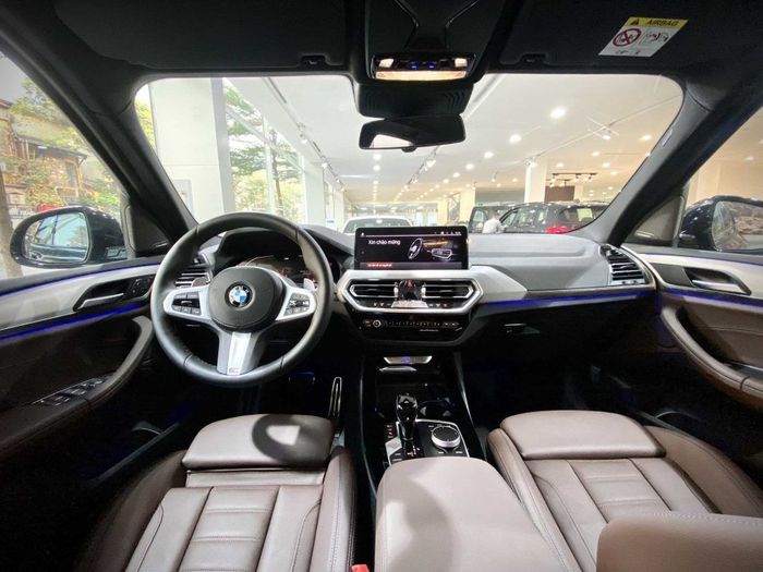 Nội thất của BMW X3 2023 trang bị nhiều tiện ích hiện đại