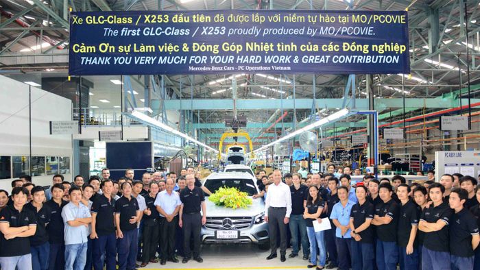 Mercedes-Benz-Viet Nam.jpeg