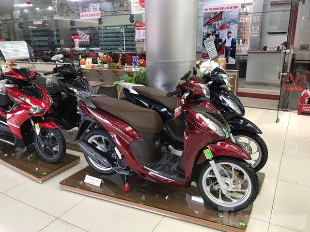 Giá của Honda SH 350i đã giảm mạnh so với giá đề xuất - Hình 2.